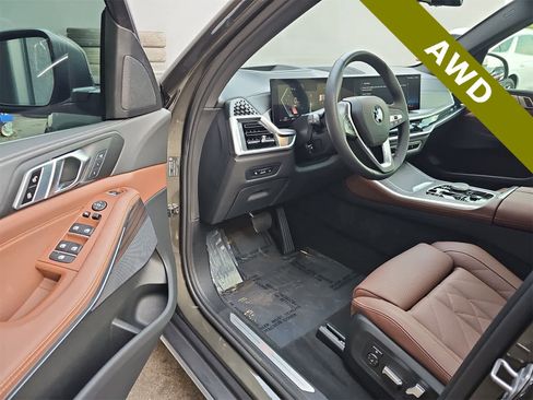 Used 2025 BMW X5 xDrive40i w/ Parking Assistance Package image 10