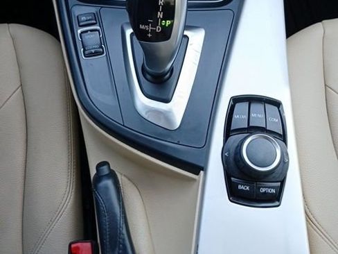 Used 2018 BMW 320i 320i image 19