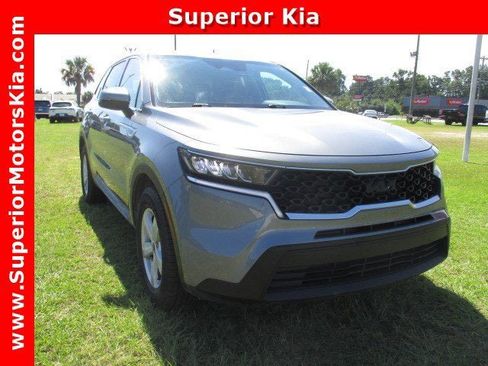 Used 2022 Kia Sorento LX image 1