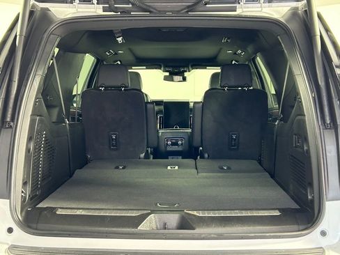 Used 2025 GMC Yukon XL Denali w/ Sun & Power Step Package image 15