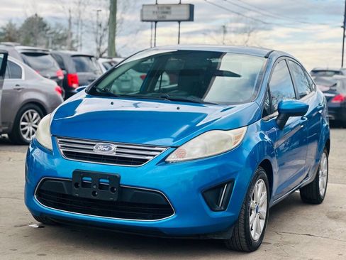Used 2012 Ford Fiesta SE image 3