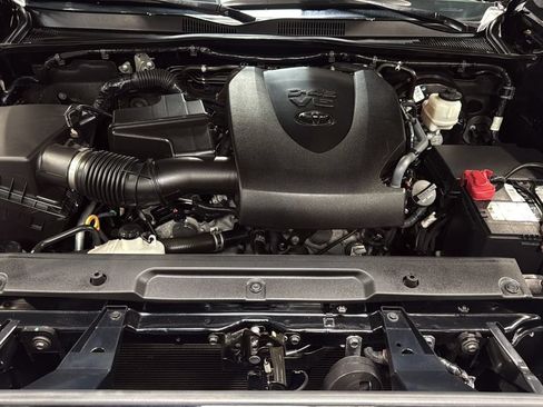 Used 2020 Toyota Tacoma Limited AWD/4WD image 38