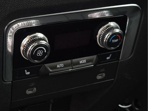 Used 2023 GMC Yukon AT4 AWD/4WD image 11