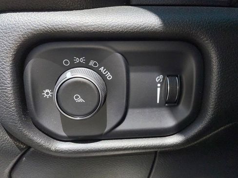 Used 2022 RAM 2500 Tradesman AWD/4WD image 30