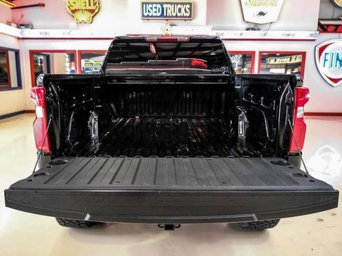 Used 2024 Chevrolet Silverado 1500 RST w/ Z71 Off-Road Package AWD/4WD image 8