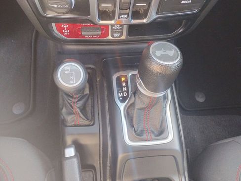 Used 2022 Jeep Wrangler Unlimited Rubicon w/ Cold Weather Group image 29