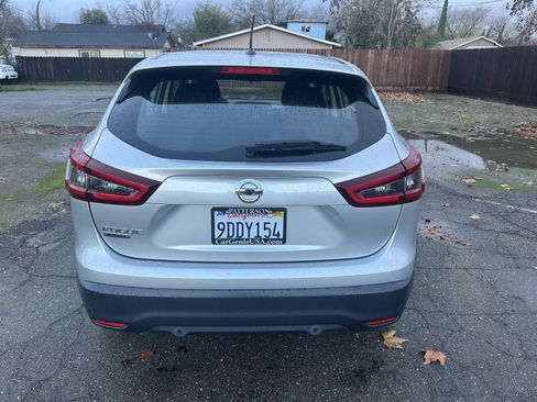 Used 2021 Nissan Rogue Sport S image 5