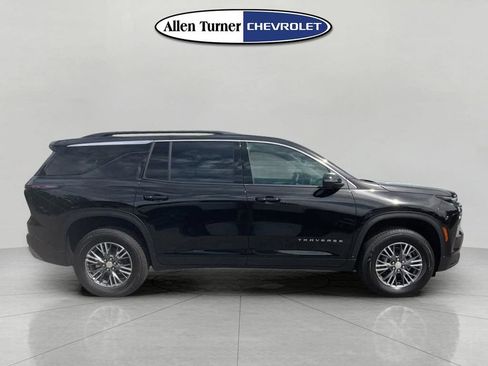 New 2026 Chevrolet Traverse LT w/ Driver Confidence Package FWD image 3