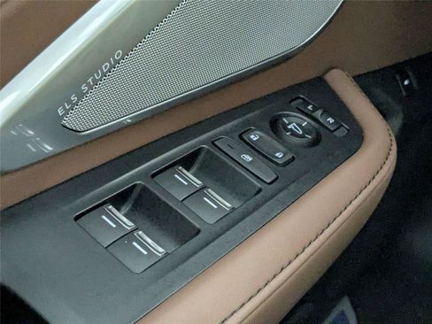 Used 2025 Acura RDX SH-AWD w/ Technology Package image 17