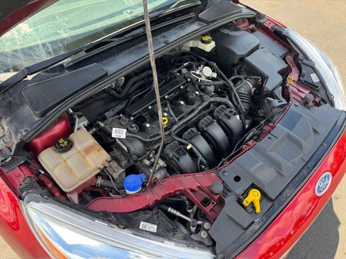 Used 2017 Ford Focus SE w/ Cold Weather Package FWD image 23