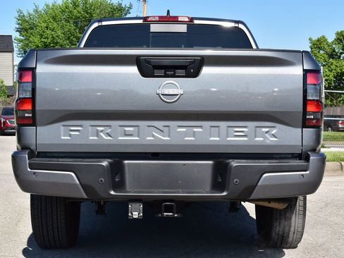 Used 2025 Nissan Frontier SV RWD image 6