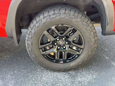 Used 2023 Chevrolet Silverado 1500 LT Trail Boss w/ Convenience Package II AWD/4WD image 10