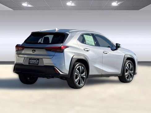 New 2026 Lexus UX 300h FWD image 8