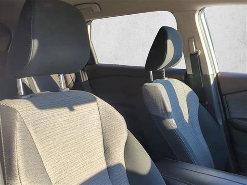 Used 2023 Nissan Rogue SV image 17