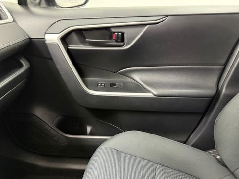 Used 2020 Toyota RAV4 LE FWD image 24
