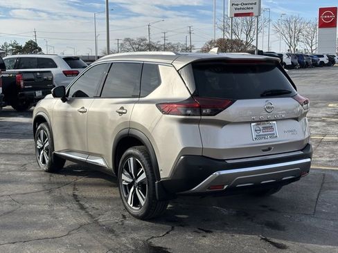 Used 2021 Nissan Rogue Platinum image 5