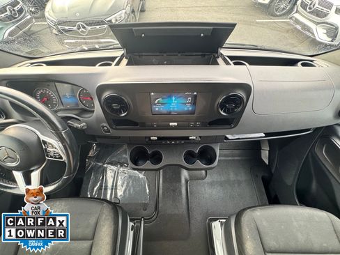 Used 2021 Mercedes-Benz Sprinter 3500 image 19