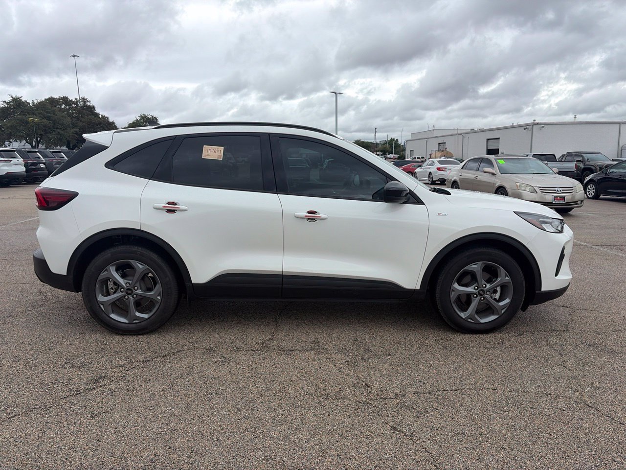 Used 2025 Ford Escape ST-Line w/ Tech Pack #1 FWD image 4
