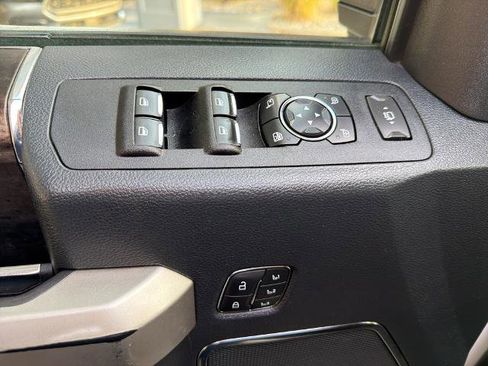 Certified 2022 Ford F350 Lariat w/ Lariat Value Package image 19