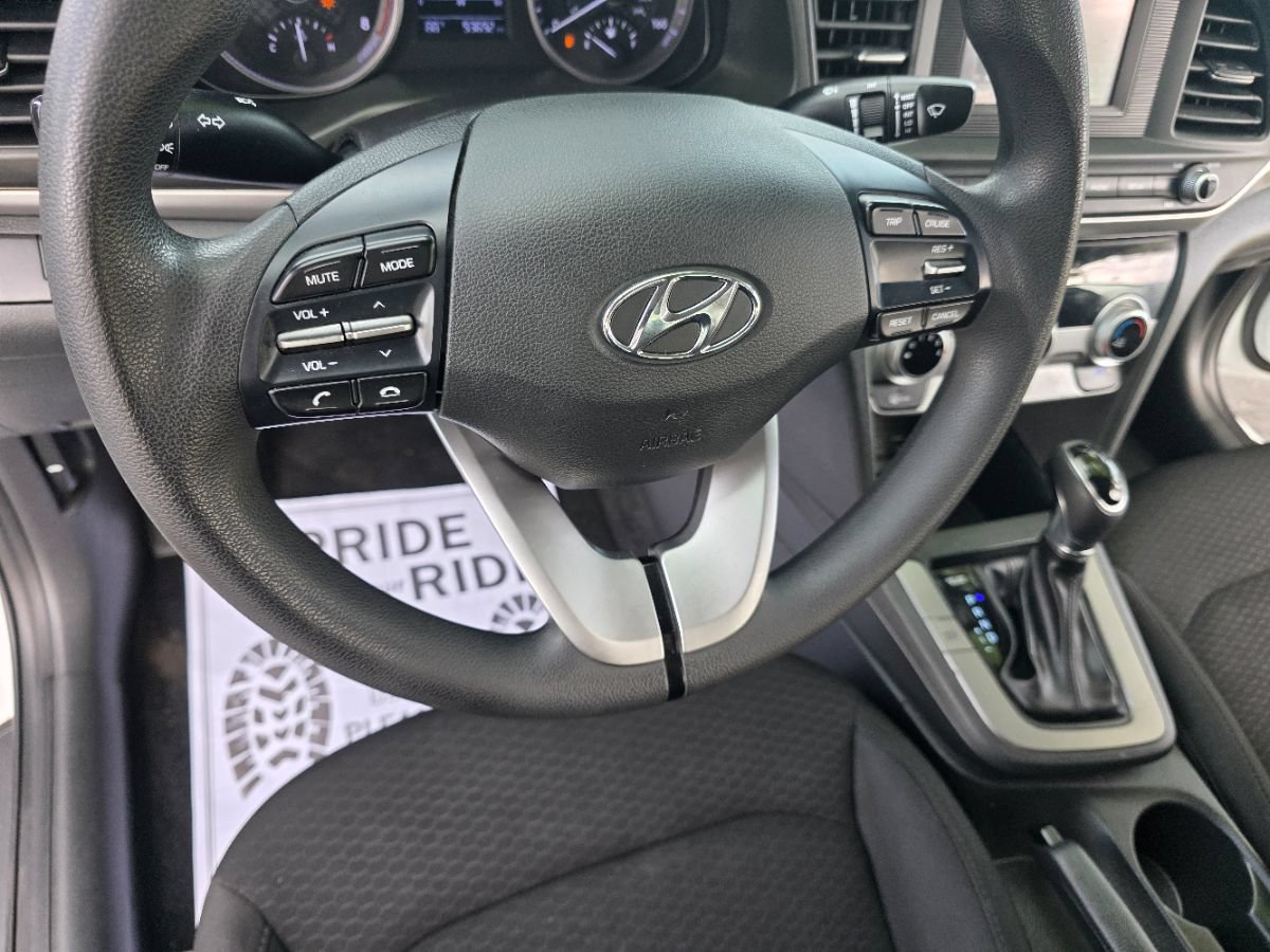 Used 2019 Hyundai Elantra SE w/ Cargo Package FWD image 14
