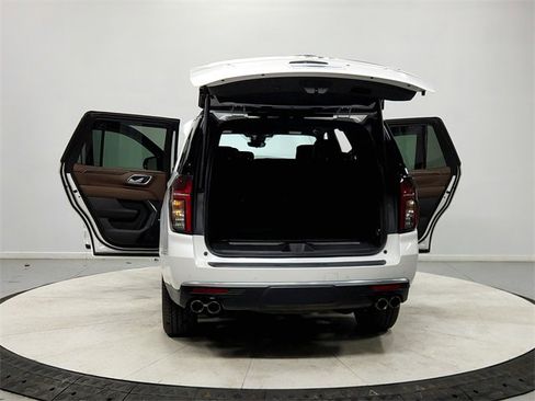 Used 2024 Chevrolet Tahoe High Country w/ Advanced Technology Package image 14