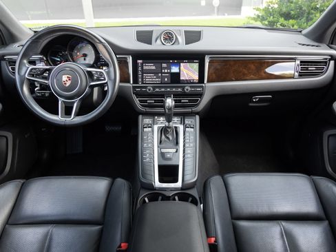 Certified 2020 Porsche Macan S AWD/4WD image 12