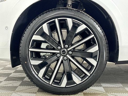 New 2026 Volvo XC60 B5 Ultra w/ Climate Package PRO image 30