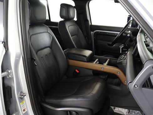 Used 2020 Land Rover Defender 110 X image 34