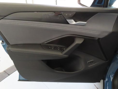 New 2026 Volkswagen Tiguan SE image 11