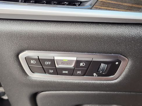 Used 2019 BMW X7 xDrive40i w/ Premium Package AWD/4WD image 16