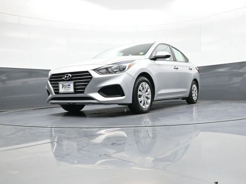 Certified 2021 Hyundai Accent SE FWD image 25