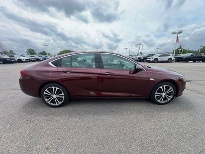 Used 2019 Buick Regal Essence w/ Driver Confidence Package I