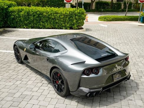 Used 2020 Ferrari 812 Superfast RWD image 25