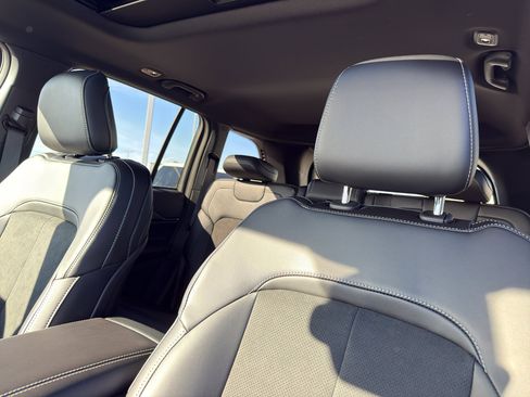 New 2025 Jeep Grand Cherokee Altitude image 26