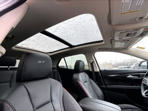 Used 2023 Buick Envision Essence w/ Sport Touring Package image 21