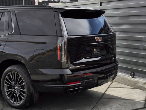 Used 2026 Cadillac Escalade Platinum Sport w/ LPO, Floor Liner Package image 9