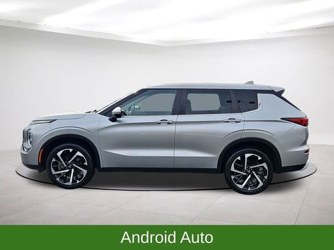 Used 2023 Mitsubishi Outlander SE image 4
