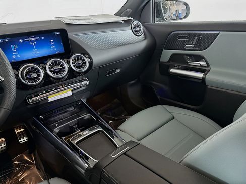 New 2026 Mercedes-Benz GLA 250 4MATIC image 23