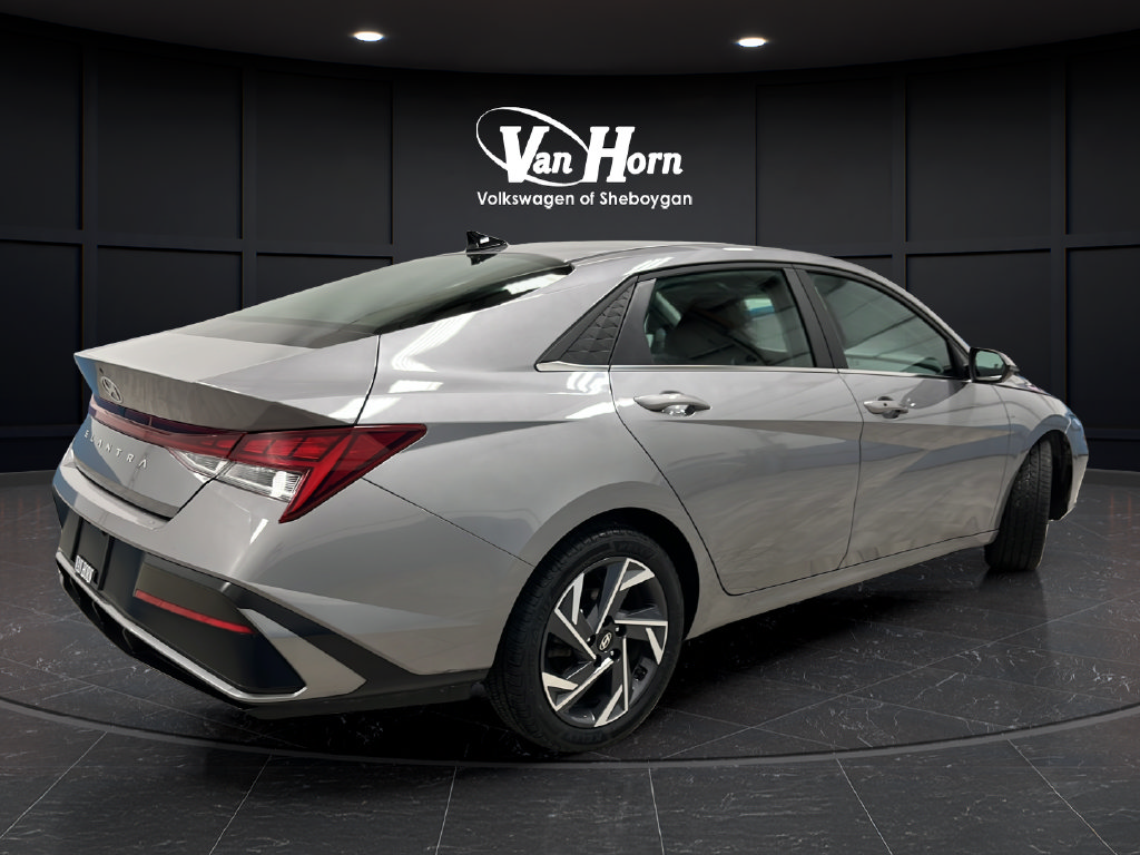 Used 2025 Hyundai Elantra SEL FWD image 7