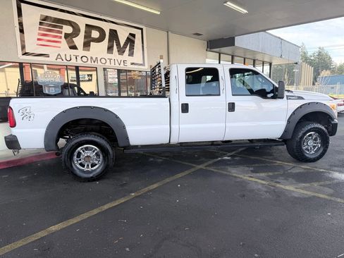 Used 2014 Ford F250 XL w/ Camper Package image 8