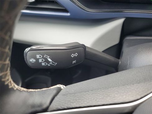 Used 2022 Volkswagen Taos SE image 70