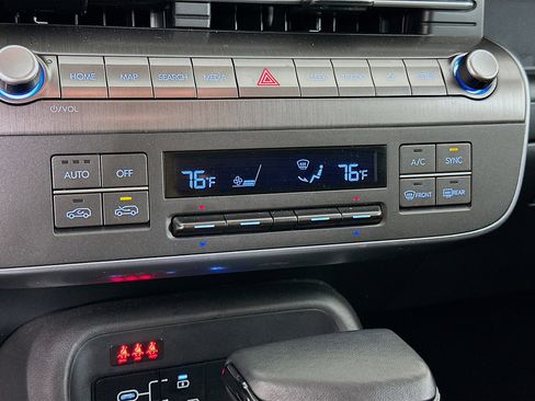 Used 2025 Hyundai Kona SEL image 23