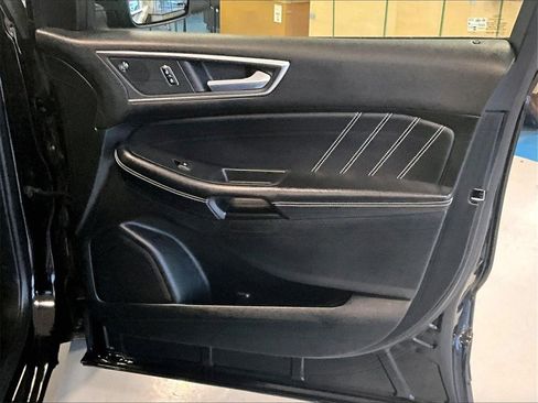 Used 2022 Ford Edge ST image 12