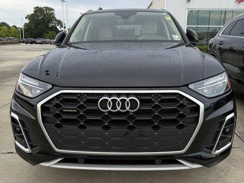 Used 2023 Audi Q5 2.0T Premium w/ Convenience Package AWD/4WD image 2