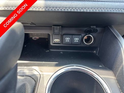 Used 2021 Toyota Highlander L FWD image 30