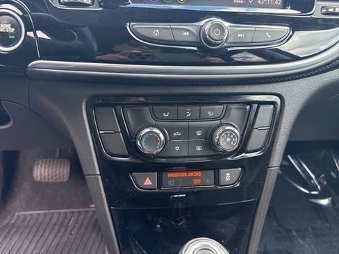 Used 2022 Buick Encore Preferred w/ Safety Package image 17