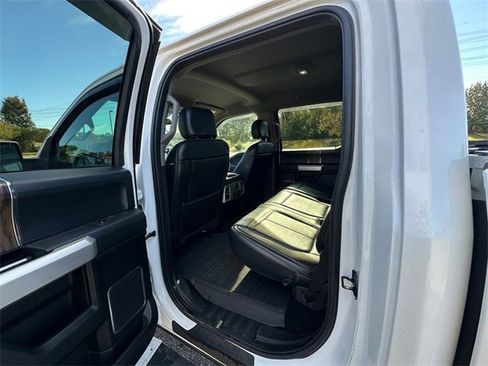 Used 2019 Ford F150 Lariat w/ Trailer Tow Package image 18
