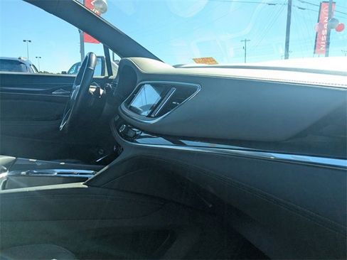 Used 2024 Buick Enclave Premium image 35