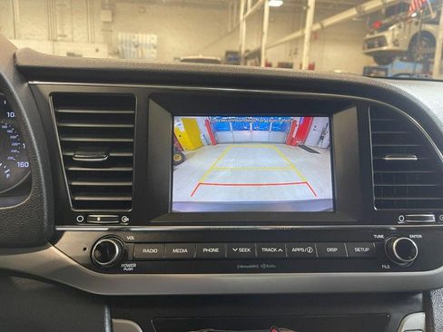 Used 2018 Hyundai Elantra SEL FWD image 29