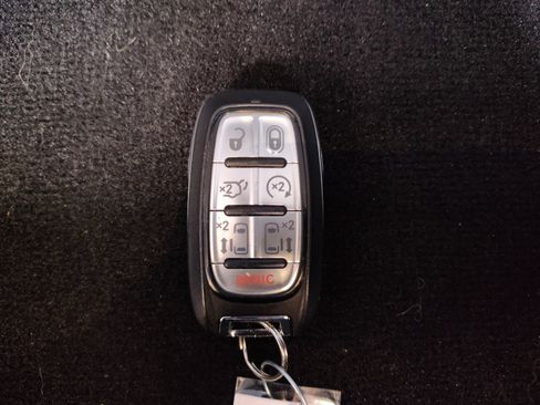 Used 2019 Chrysler Pacifica Limited w/ Advanced Safetytec Group FWD image 31